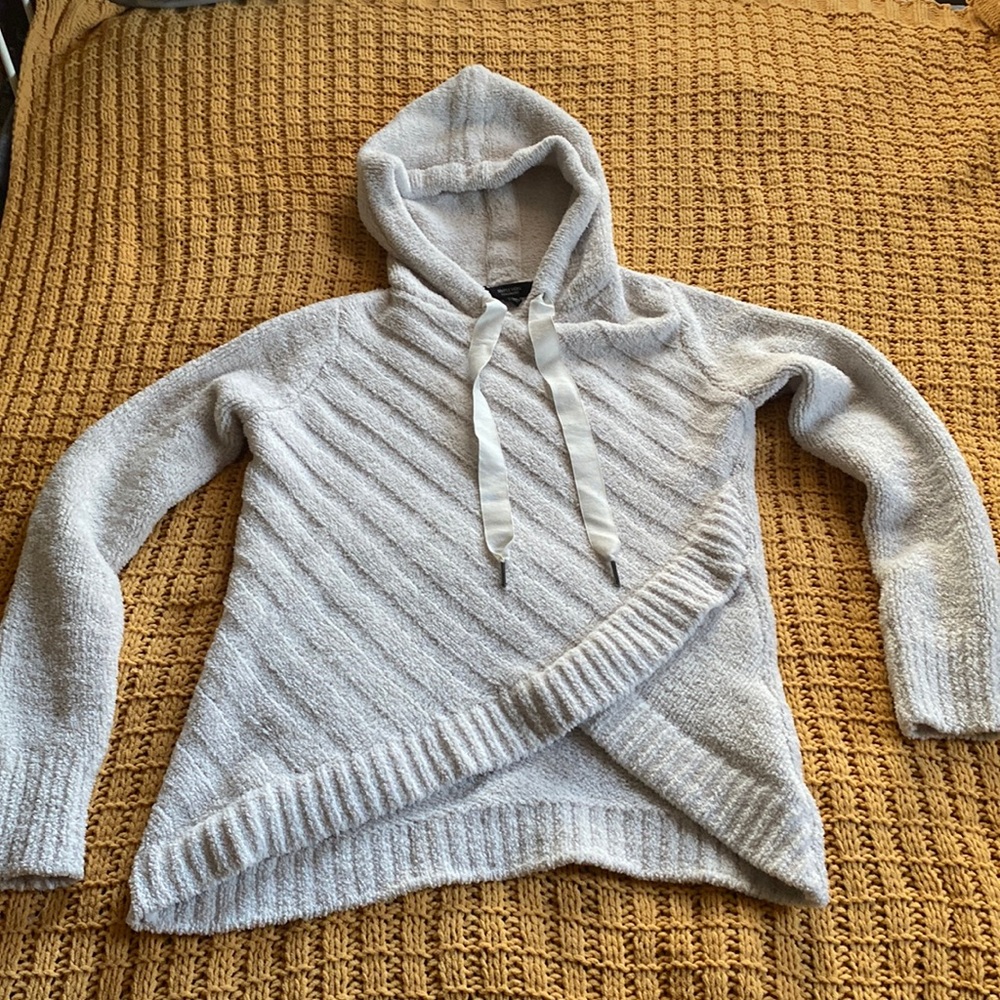 Simply Vera Vera Wang sweater with hoodie